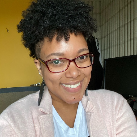 Meet your Posher, Toniqua - Picture 1 of 1